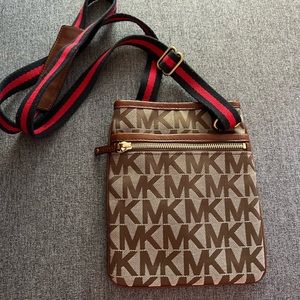 NWOT Michael Kors signature Cross Body Bag